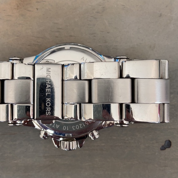 Michael Kors Watch - Picture 4 of 7